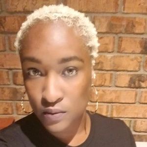 Meet your Posher, Shaquania
